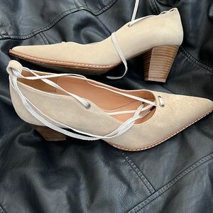 Sundance pointed toe heels size 8
